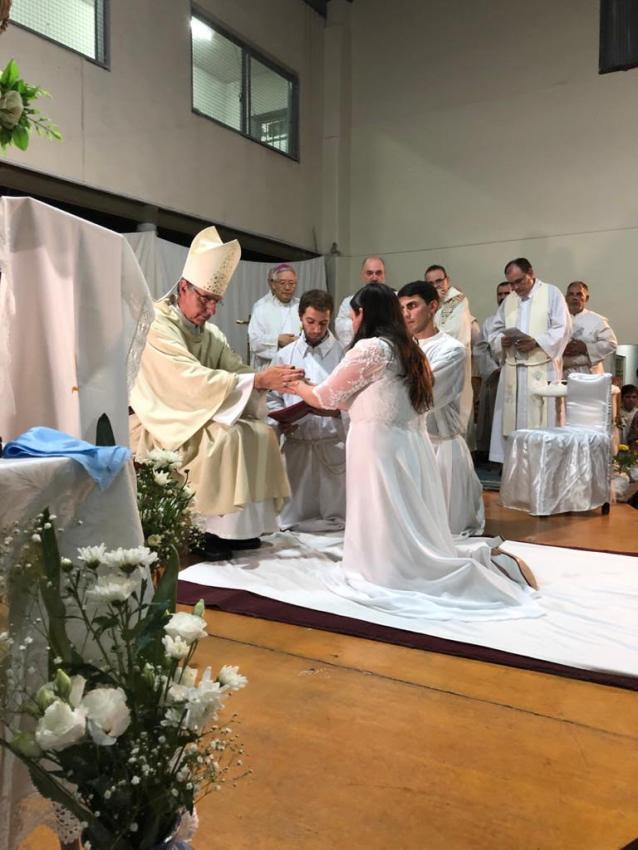Primera virgen consagrada en la diócesis de San Martín