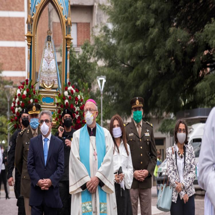 Solemne procesión de la Virgen del Valle, sin fieles y por las redes
