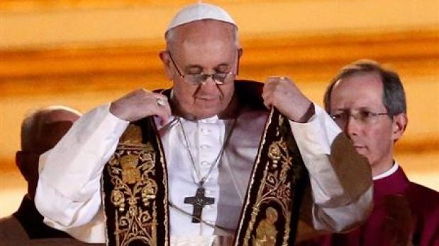 Tornielli: El aniversario de un Papa que nos guía acompañándonos