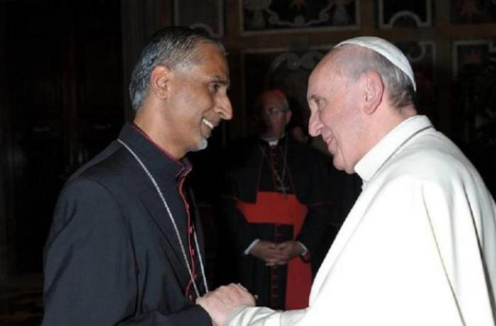 Un obispo indio decide dejar su cargo y hacerse ermitaño