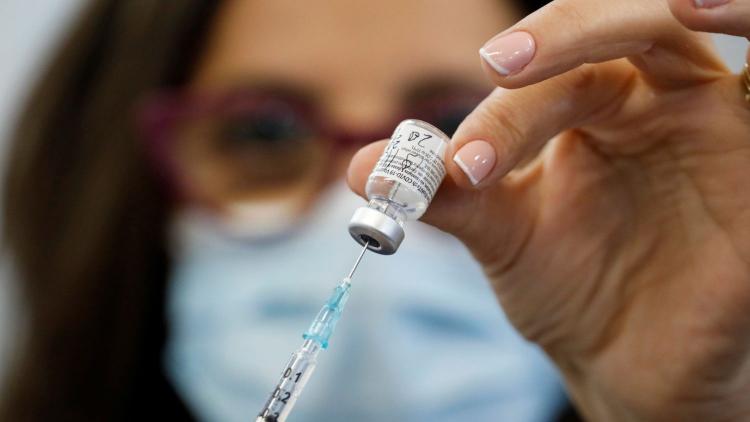 Vaticano: "Las vacunas anti Covid son "moralmente aceptables"