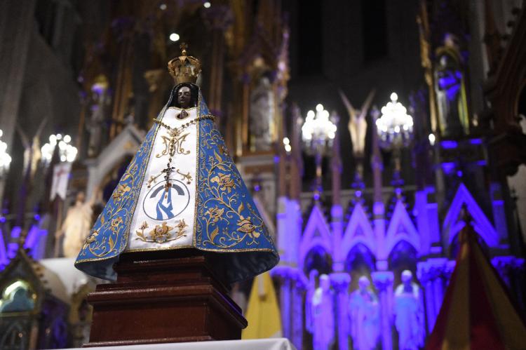 Argentina pide a la Virgen de Luján el fin de la pandemia y se une al Rosario del Papa