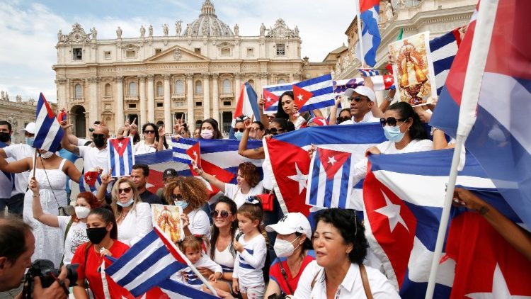 Cercanía del Papa con las dificultades del pueblo cubano y sudafricano