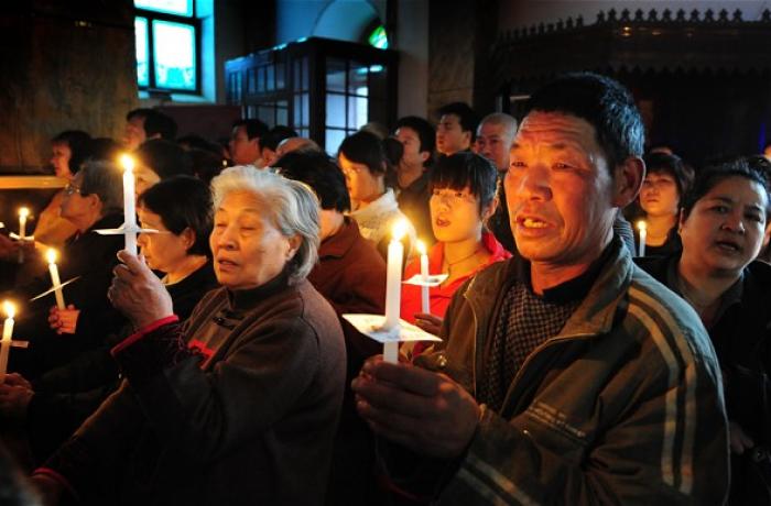 China restringe las actividades religiosas en internet