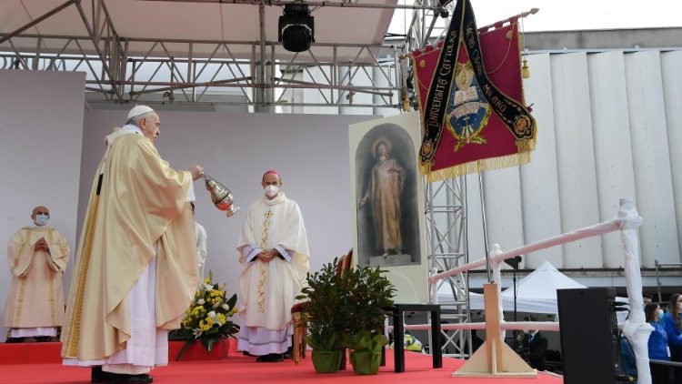 Consejo papal: Basta una caricia para dar sentido a la jornada de un enfermo