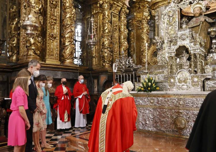 El arzobispo de Santiago invocó al apóstol para que España "no olvide sus raíces"