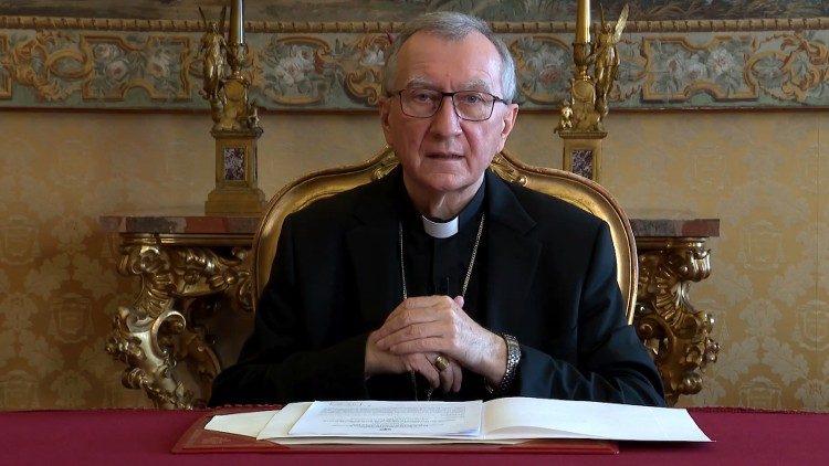 El Card. Parolin pide a juristas católicos italianos que protejan a los nuevos débiles