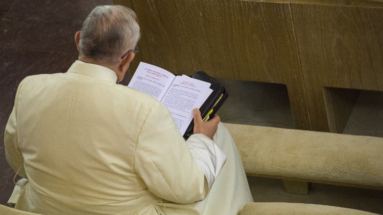 El libro del Papa a los miembros de la Curia para los ejercicios espirituales
