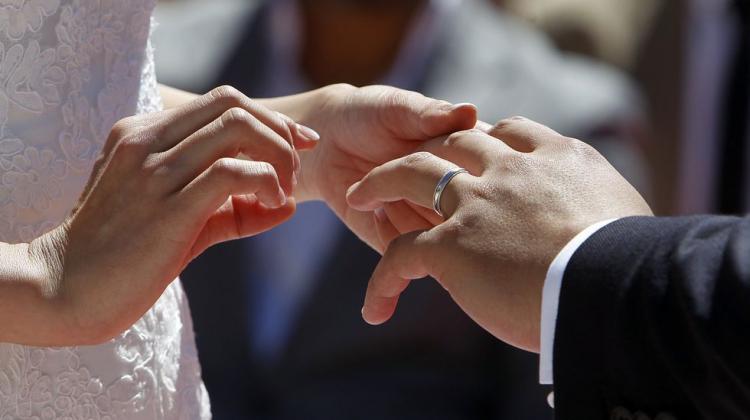 El matrimonio establecido y querido por Dios es sólo entre un varón y una mujer, reiteran los obispos