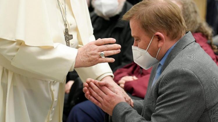 El Papa: Aprender con San José a cultivar espacios de silencio