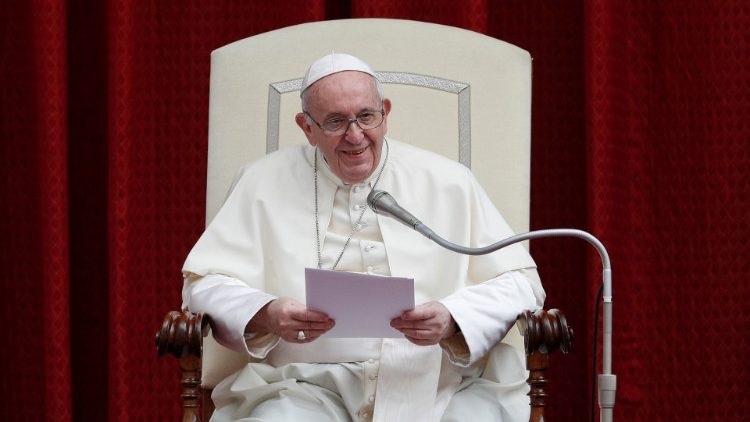 El Papa aconseja rezar constantemente durante todo el día