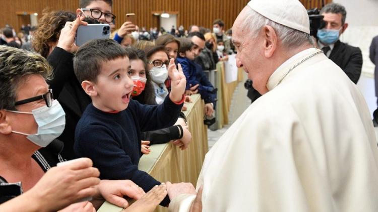 El Papa a los empleados del Vaticano: confíen las situaciones complicadas a San José