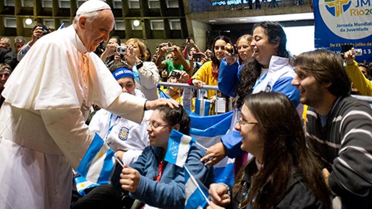 El Papa anima a los jóvenes a ser innovadores para realizar el sueño de un mundo fraterno