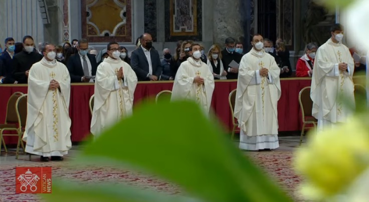 El Papa animó a los nuevos sacerdotes a ser servidores que practican "las cuatro cercanías"