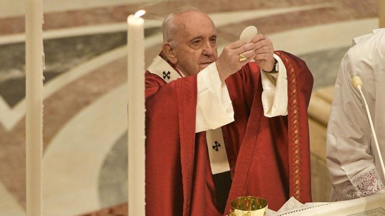 El Papa en Pentecostés: "El Paráclito es consolador y abogado"
