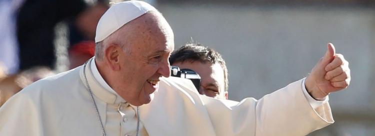 El Papa Francisco reaccionó bien tras ser sometido a una cirugía