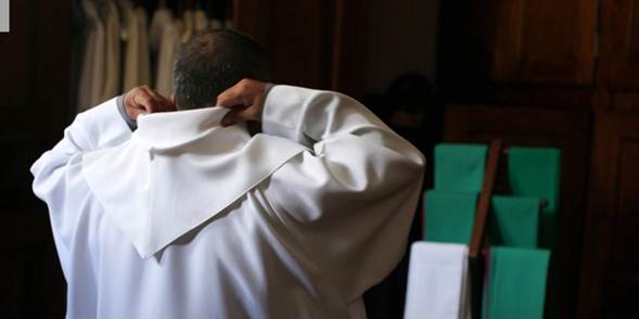 El Papa invitó a rezar por los sacerdotes