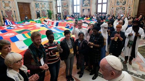 El Papa pide humanizar el trato a los migrantes en las fronteras