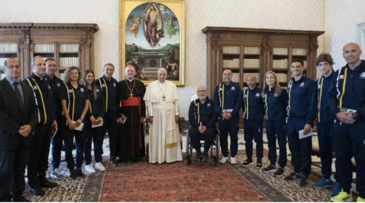 El Papa recibió al equipo de atletismo del Vaticano
