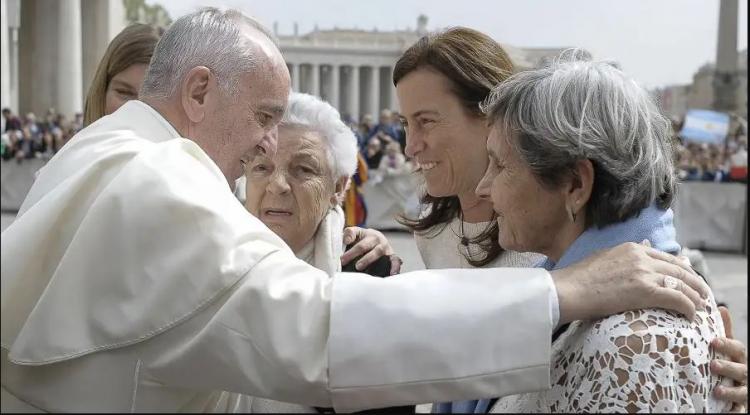 El Papa reivindica el liderazgo femenino