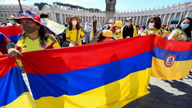 El Papa rezó por el fin de la violencia en Colombia