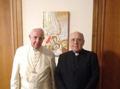 El Papa saludó a Mons. Mollaghan en sus 50 años sacerdotales