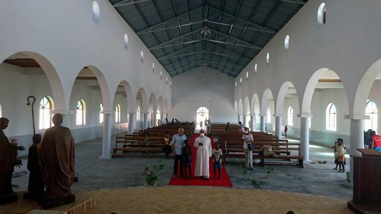 El Papa se une a la bendición de una nueva catedral en Madagascar