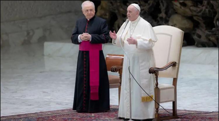 El Papa: Ser católico significa estar abierto a todos los pueblos y culturas