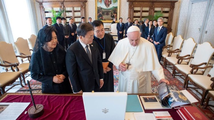 El Papa y el presidente surcoreano hablan de reconciliación, paz y desarrollo