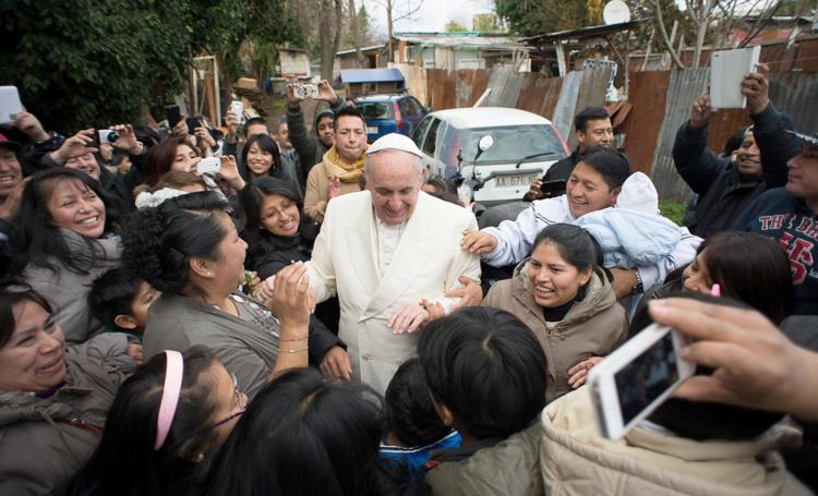 El Papa y los pobres: "No sólo limosna, sino justicia"
