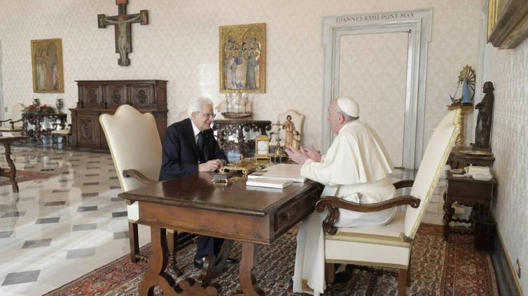 El presidente de Italia se despide del Papa al final de su mandato
