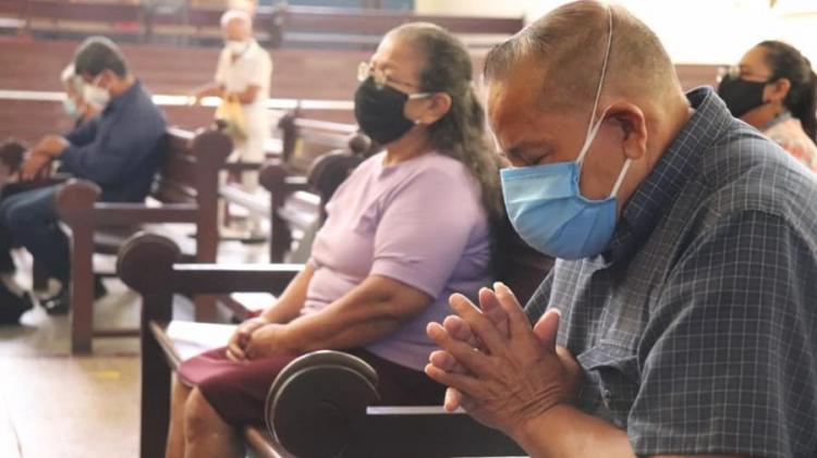 El Salvador: Suspende procesiones, asambleas y retiros para evitar contagios