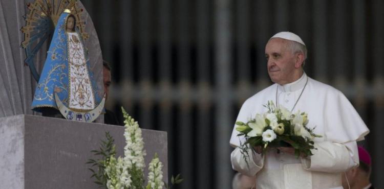Francisco reza a la Virgen de Luján por la salud de los argentinos