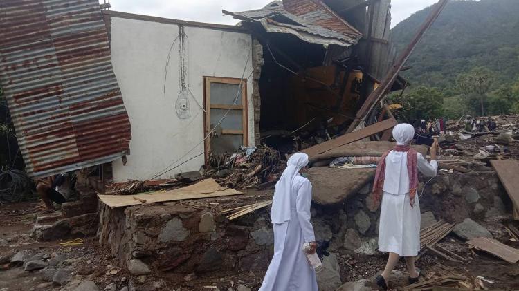 Indonesia: El episcopado llamó a redoblar la ayuda a las víctimas del ciclón Seroja