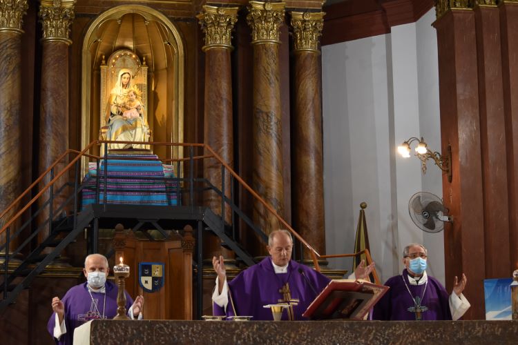 La diócesis de Lomas de Zamora rezó en reparación por la profanación de la catedral