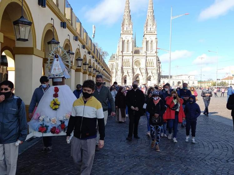 La comunidad diocesana de Nueve de Julio peregrinó a Luján