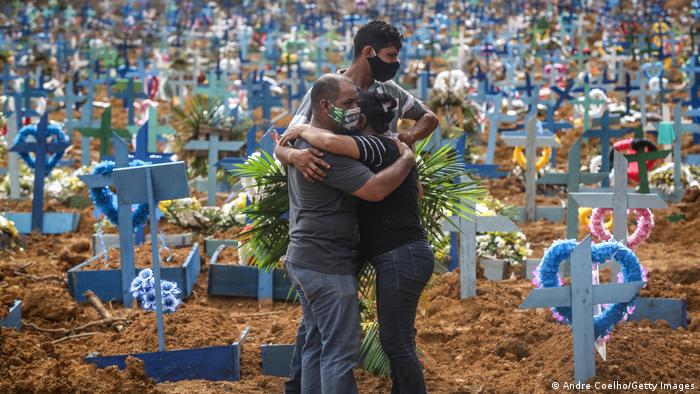 La Iglesia en Brasil reza y llora a los 500 mil muertos por Covid-19 en el país