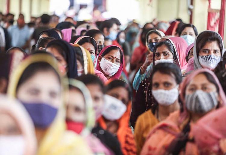 La Iglesia en la India sigue "en primera línea" para atender a los afectados por la pandemia