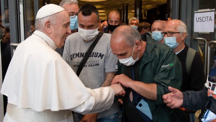 La vacunación completa, condición para participar en los encuentros con el Papa