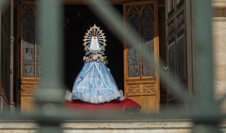 Los argentinos le rezan a la Virgen de Luján por el fin de la pandemia