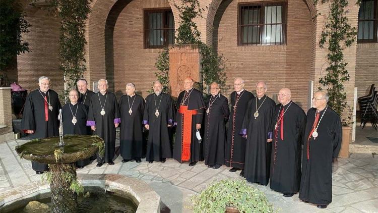 Los obispos católicos armenios reunidos en Roma para elegir al nuevo patriarca