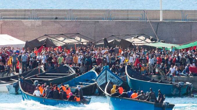 Los obispos españoles piden la mejor política para la situación de los migrantes