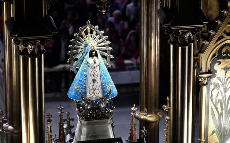 Los obispos llevan a la Virgen de Luján las intenciones de la diócesis de Quilmes