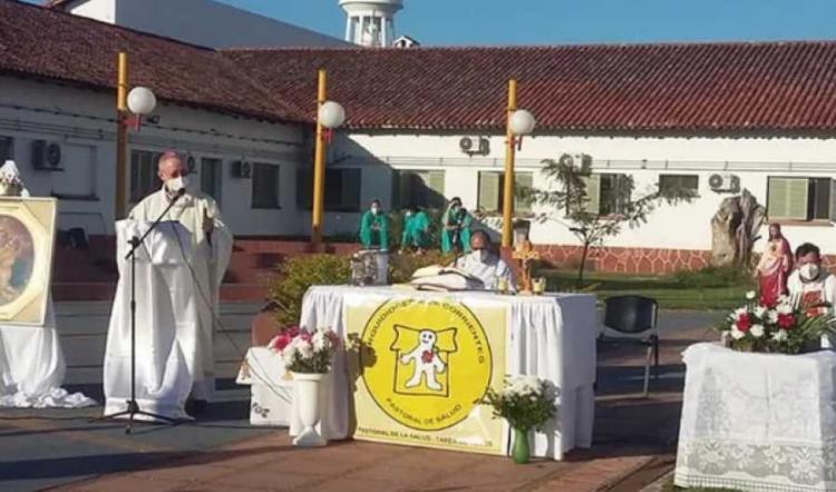Misa del arzobispo de Corrientes en el Hospital de Campaña