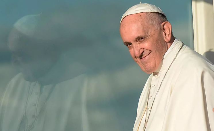 Misa por radio y TV: En un nuevo aniversario, rezamos por el Papa