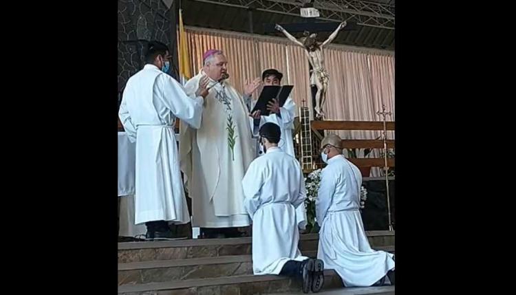 Mons. Colombo a diáconos claretianos: "Testimonien la vitalidad de una Iglesia servicial y solidaria"