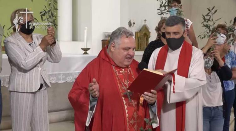 Mons. Colombo: La decisión de "vivir" la Semana Santa es intransferible