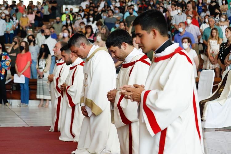 Mons. Colombo llama a nuevos sacerdotes a ser hombres de reconciliación