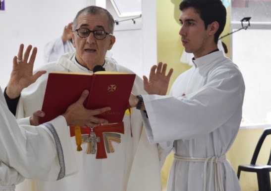 Mons. Martínez: "Muchos jóvenes responden al llamado porque creen en el amor"