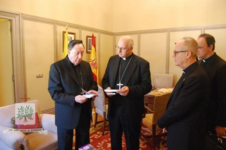 Mons. Olivera lamentó la muerte del arzobispo Castrense de España